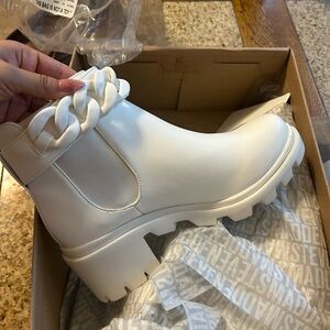 Steve Madden White Ankle Boots Brand New!